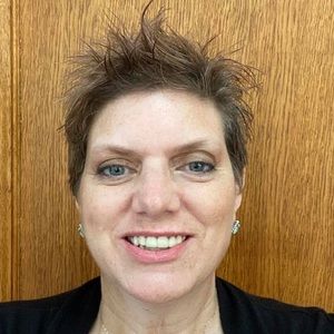 Meet your Posher, Leona